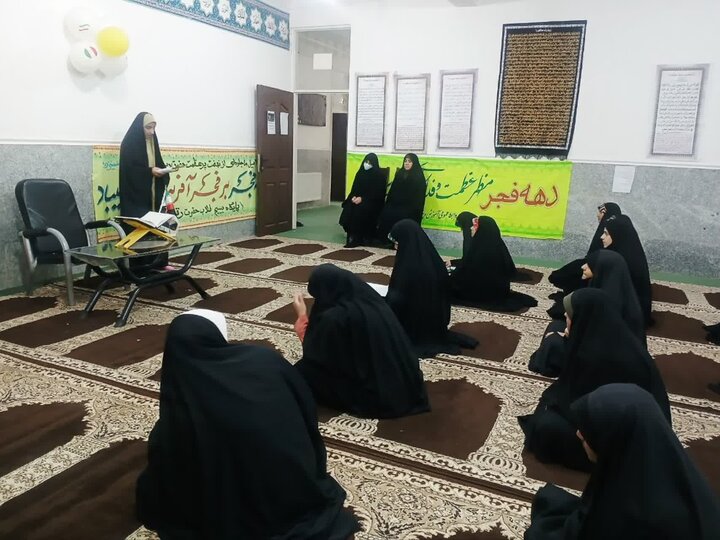 تصاویر/ جشن سالگرد پیروزی انقلاب اسلامی در مدرسه علمیه فهرج