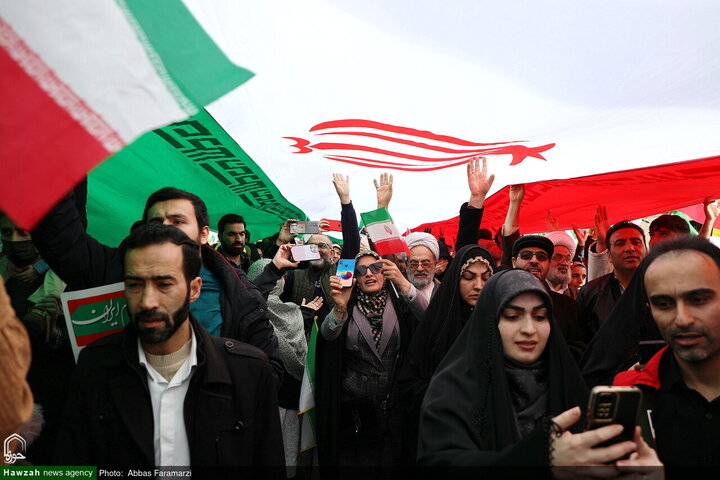 کیا ایران کے نوجوان انقلاب اسلامی سے نالاں ہیں؟ حقیقت کیا ہے؟