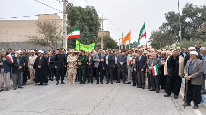 تصاویر/حضور مردم شهرستان مهران در راهپیمایی ۲۲ بهمن