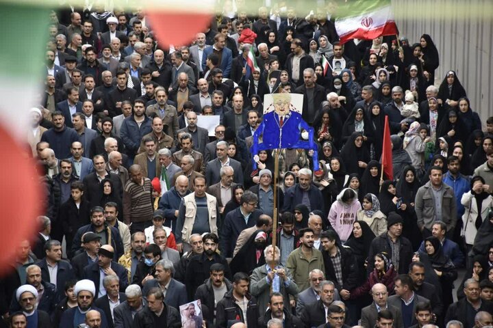 تصاویر/خروش مردم ایلام در یوم‌الله ۲۲ بهمن