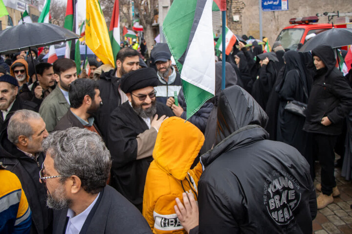 تصاویر | خروش مردم انقلابی در راهپیمایی یوم الله ۲۲ بهمن ماه در زنجان