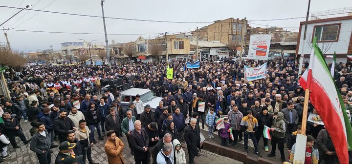 تصاویر/ حضور پرشور مردم شهرستان شوط در راهپیمایی ۲۲ بهمن