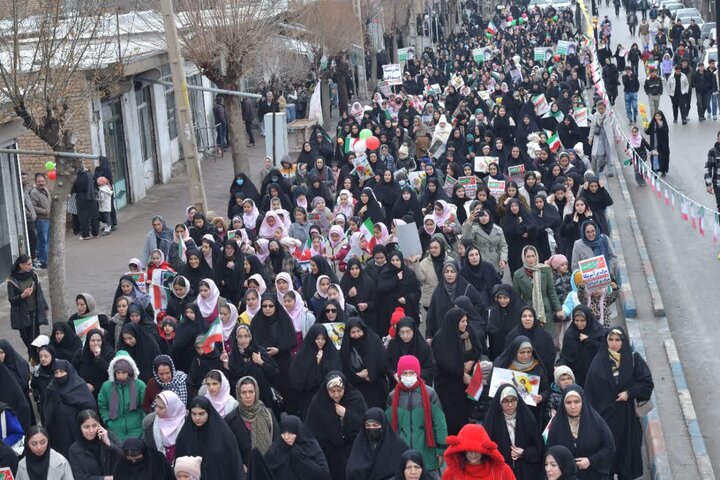تصاویر/ حضور پرشور مردم شهرستان شوط در راهپیمایی ۲۲ بهمن
