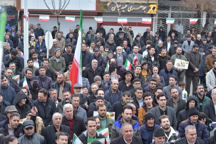 تصاویر/ حضور پرشور مردم شهرستان شوط در راهپیمایی ۲۲ بهمن