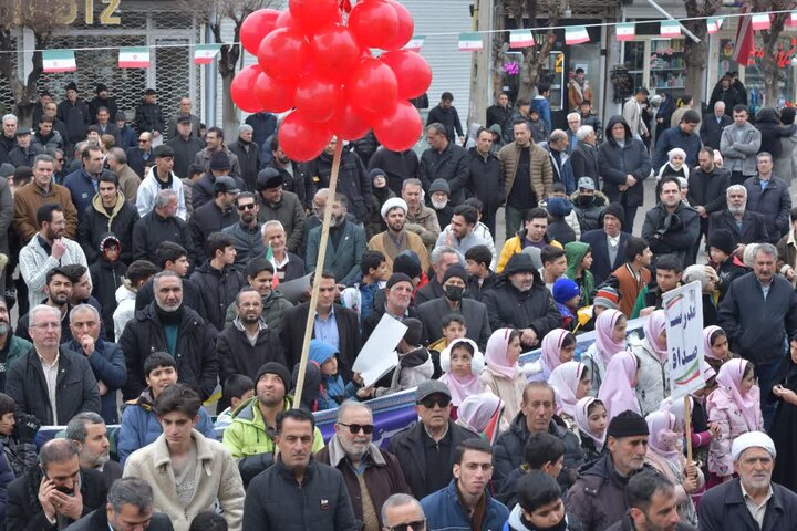 تصاویر/ حضور پرشور مردم شهرستان شوط در راهپیمایی ۲۲ بهمن