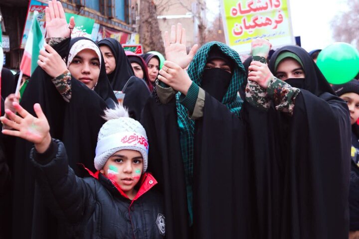 تصاویر/ حضور پرشور مردم شهرستان خوی در راهپیمایی ۲۲ بهمن