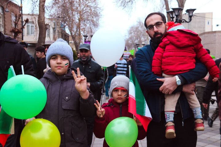 تصاویر/ حضور پرشور مردم شهرستان خوی در راهپیمایی ۲۲ بهمن