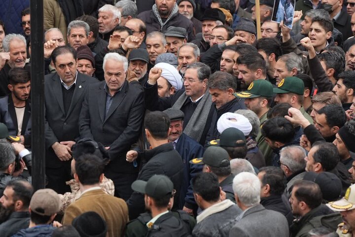 تصاویر/ حضور پرشور مردم شهرستان خوی در راهپیمایی ۲۲ بهمن