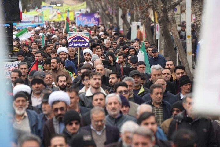 تصاویر/ حضور پرشور مردم شهرستان خوی در راهپیمایی ۲۲ بهمن