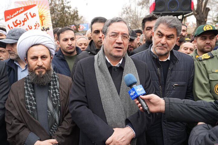 تصاویر/ حضور پرشور مردم شهرستان خوی در راهپیمایی ۲۲ بهمن