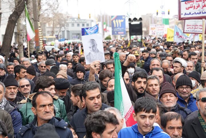 تصاویر/ حضور پرشور مردم شهرستان خوی در راهپیمایی ۲۲ بهمن
