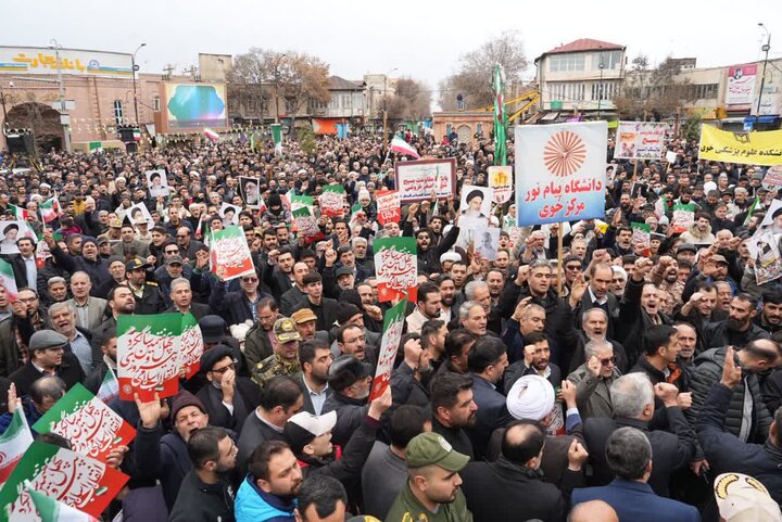 تصاویر/ حضور پرشور مردم شهرستان خوی در راهپیمایی ۲۲ بهمن