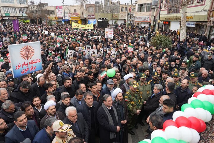 تصاویر/ حضور پرشور مردم شهرستان خوی در راهپیمایی ۲۲ بهمن