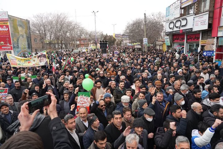 تصاویر/ حضور پرشور مردم شهرستان خوی در راهپیمایی ۲۲ بهمن