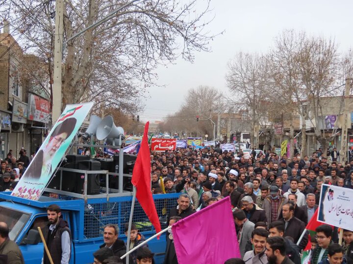 تصاویر/ حضور پرشور مردم شهرستان چایپاره در راهپیمایی ۲۲ بهمن