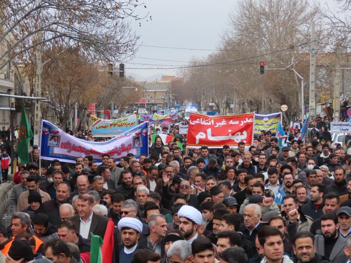 تصاویر/ حضور پرشور مردم شهرستان چایپاره در راهپیمایی ۲۲ بهمن