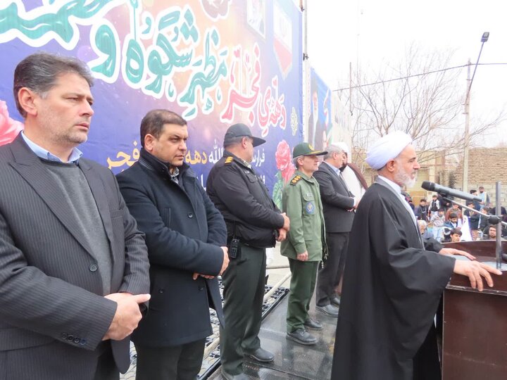 تصاویر/ حضور پرشور مردم شهرستان چایپاره در راهپیمایی ۲۲ بهمن