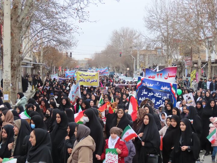 تصاویر/ حضور پرشور مردم شهرستان چایپاره در راهپیمایی ۲۲ بهمن