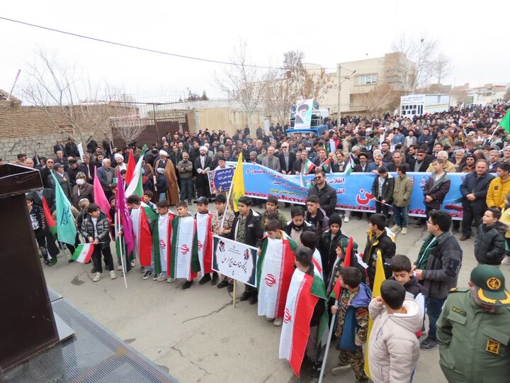 تصاویر/ حضور پرشور مردم شهرستان چایپاره در راهپیمایی ۲۲ بهمن