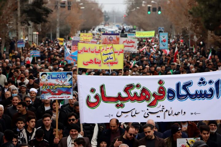 تصاویر/ حضور پرشور مردم سلماس در راهپیمایی ۲۲ بهمن