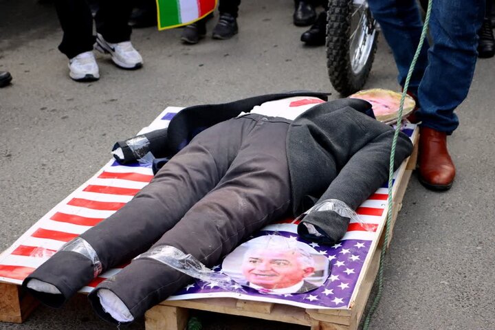 تصاویر/ حضور پرشور مردم سلماس در راهپیمایی ۲۲ بهمن