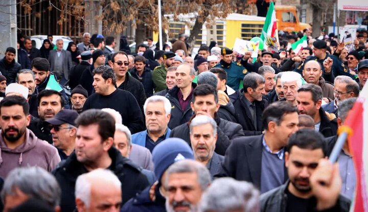 تصاویر/ حضور پرشور مردم سلماس در راهپیمایی ۲۲ بهمن