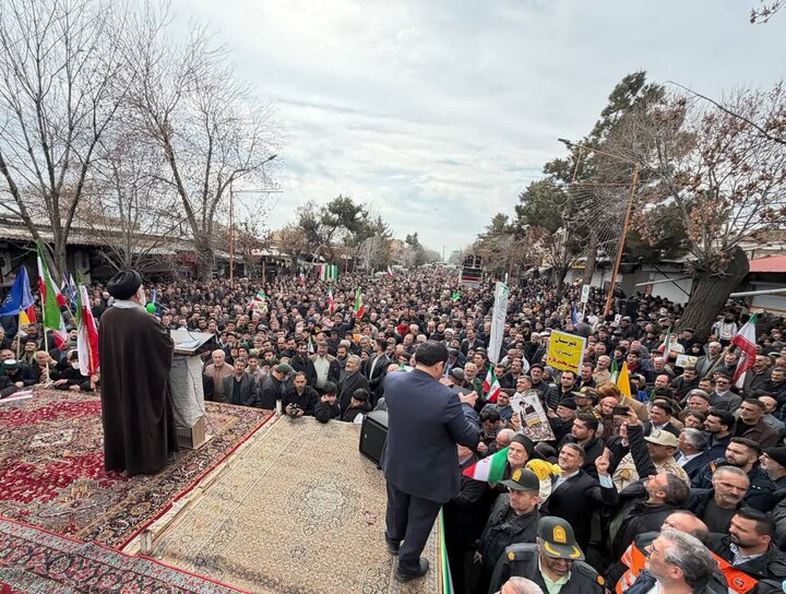 تصاویر/ حضور پرشور مردم سلماس در راهپیمایی ۲۲ بهمن