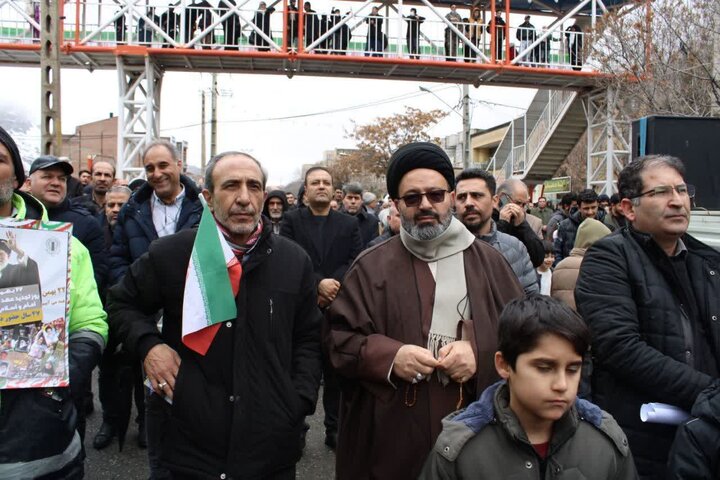 تصاویر/ حضور پرشور مردم ماکو در راهپیمایی ۲۲ بهمن