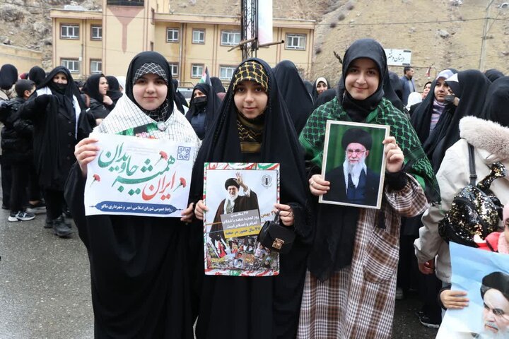 تصاویر/ حضور پرشور مردم ماکو در راهپیمایی ۲۲ بهمن