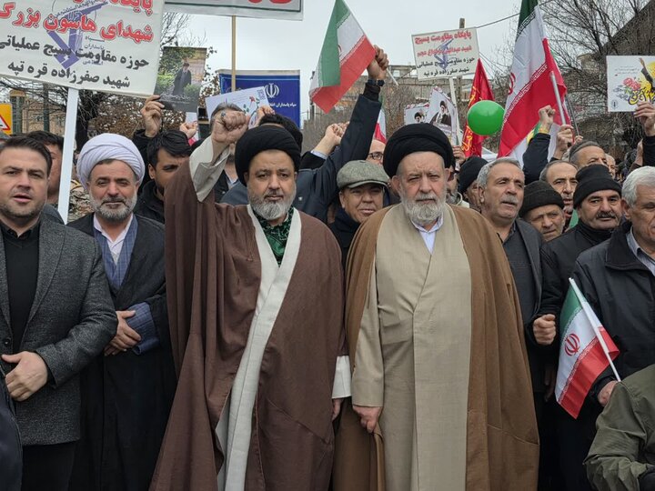 تصاویر/ حضور پرشور مردم ماکو در راهپیمایی ۲۲ بهمن