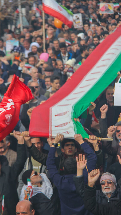 تصاویر/شکوه و عظمت راهپیمایی چهل و هفتمین سالروز پیروزی انقلاب اسلامی در آران وبیدگل