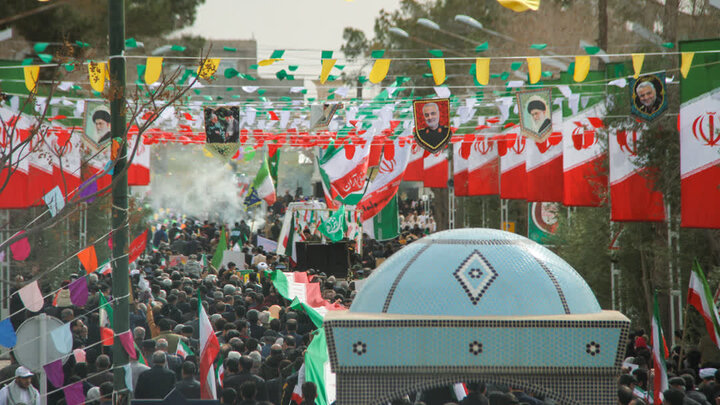 تصاویر/شکوه و عظمت راهپیمایی چهل و هفتمین سالروز پیروزی انقلاب اسلامی در آران وبیدگل