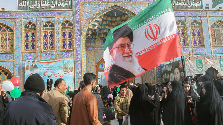 تصاویر/شکوه و عظمت راهپیمایی چهل و هفتمین سالروز پیروزی انقلاب اسلامی در آران وبیدگل