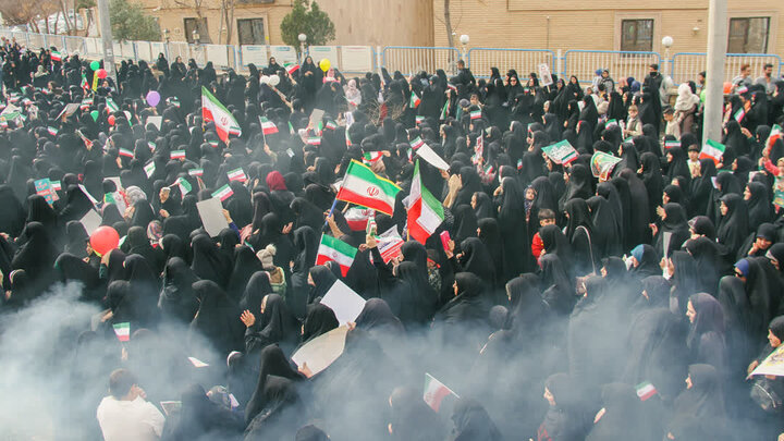 تصاویر/شکوه و عظمت راهپیمایی چهل و هفتمین سالروز پیروزی انقلاب اسلامی در آران وبیدگل