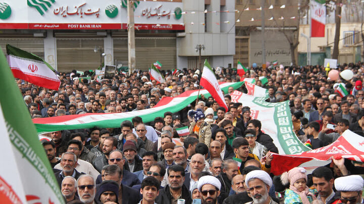 تصاویر/شکوه و عظمت راهپیمایی چهل و هفتمین سالروز پیروزی انقلاب اسلامی در آران وبیدگل