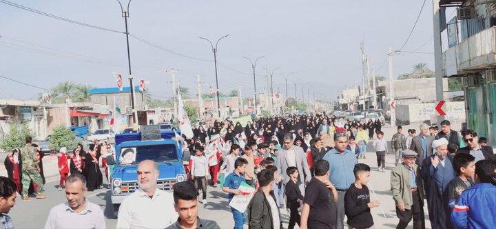 حضور حماسی و پر شور دانش آموزان مدارس شهر علی آباد عمران به همراه کادر آموزشی و تربیتی در راهپیمایی ۲۲بهمن ۱۴۰۴