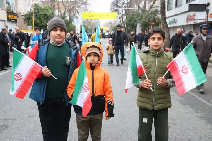 راهپیمایی با شکوه 22 بهمن در شهر ساری