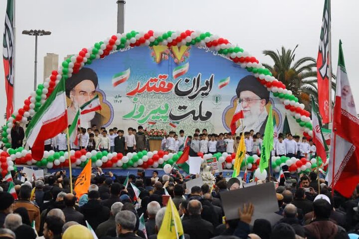 راهپیمایی با شکوه 22 بهمن در شهر ساری