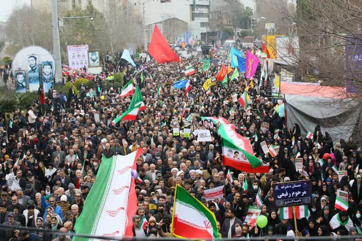 راهپیمایی با شکوه 22 بهمن در شهر ساری