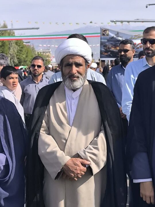 حضور روحانیون شهرستان جیرفت در راهپیمایی 22 بهمن