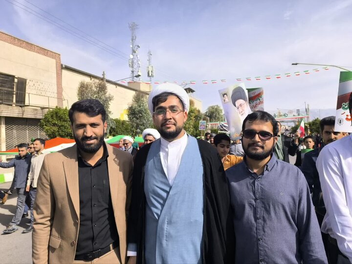 حضور روحانیون شهرستان جیرفت در راهپیمایی 22 بهمن
