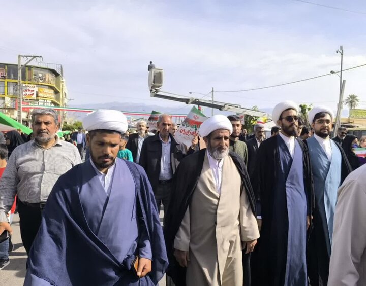 حضور روحانیون شهرستان جیرفت در راهپیمایی 22 بهمن