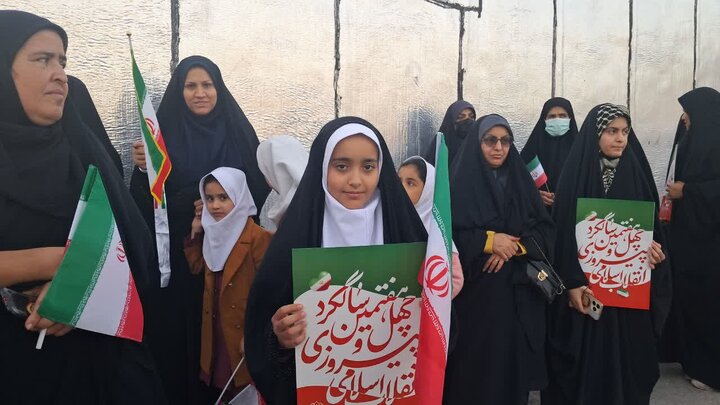 تصاویر/ راهپیمایی ۲۲ بهمن در شهر دوراهک