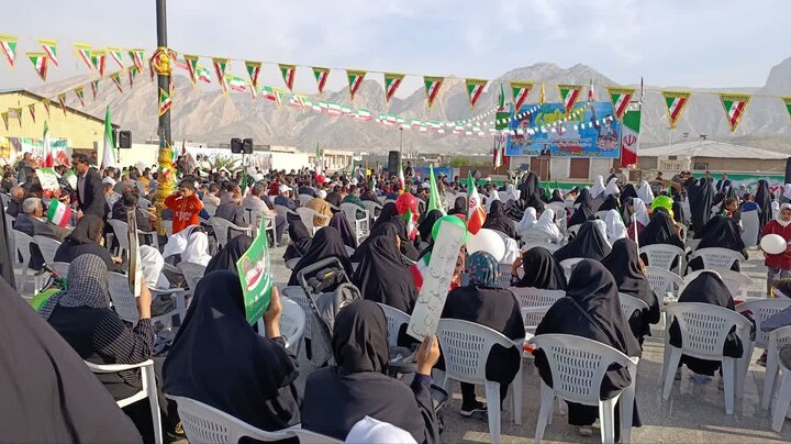 تصاویر/ راهپیمایی ۲۲ بهمن در شهر دوراهک