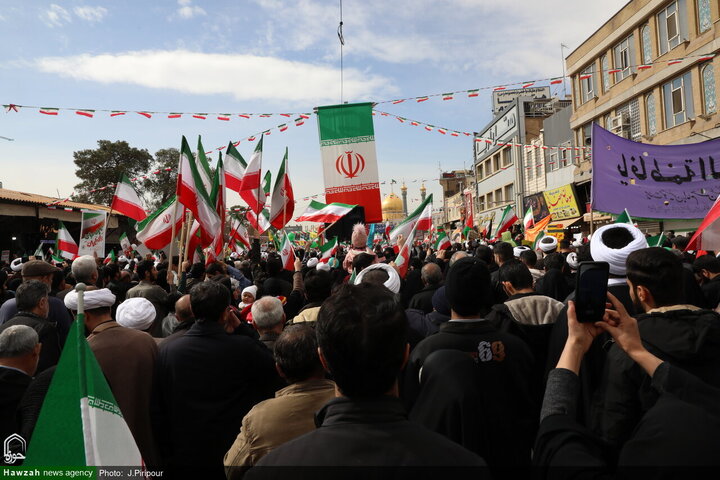 مسيرات حاشدة في ذكرى انتصار الثورة الإسلامية بمدينة قم