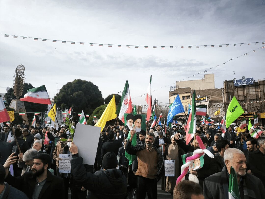 آغاز راهپیمایی یوم‌الله ۲۲ بهمن در قم