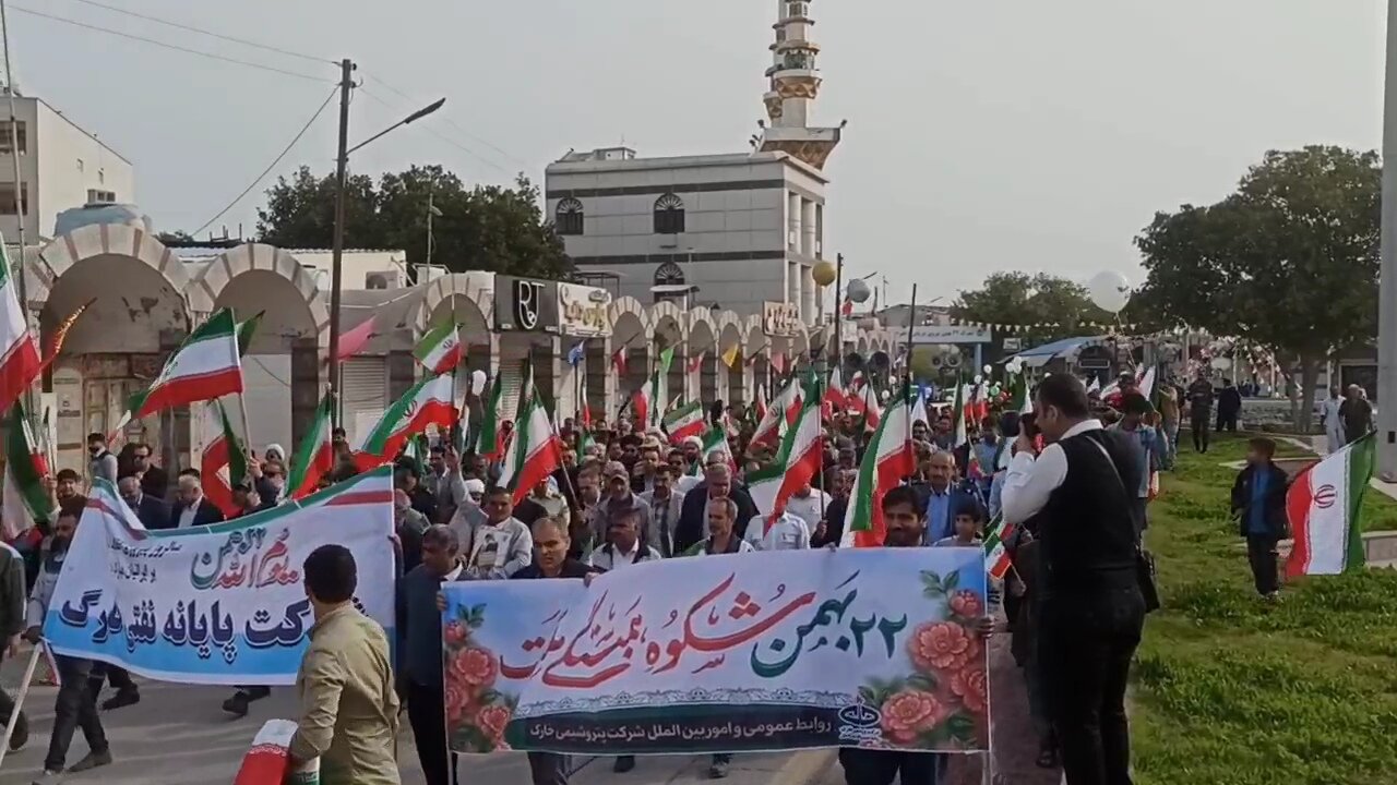 فیلم| خارگی ها پای کار انقلاب در ۲۲ بهمن