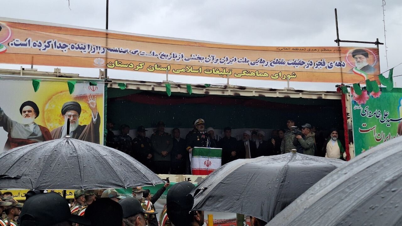 دشمنان هرگز از فتنه علیه ملت و نظام مقدس جمهوری اسلامی دست نمی کشند