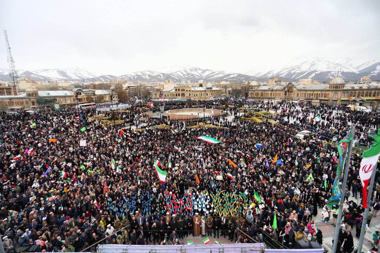 تصاویر / خروش همدانی‌ها در سالگرد پیروزی انقلاب اسلامی