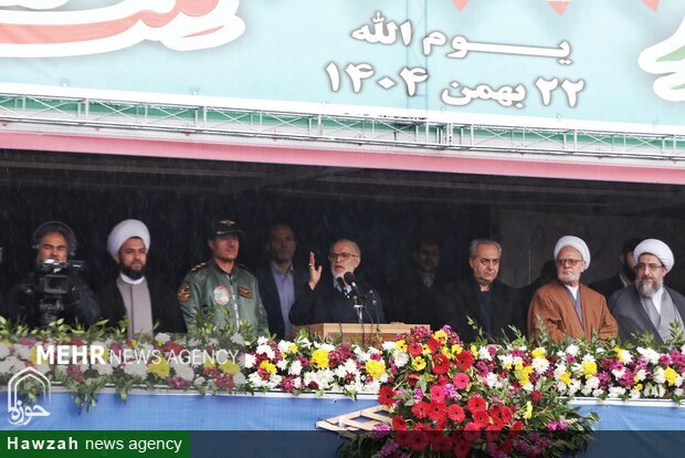 حضور مردم در راهپیمایی، موشکی بزرگ در برابر ترامپ قمارباز است